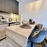 Rab Downtown Place Apartamento *