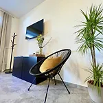 Rab Downtown Place Apartamento *
