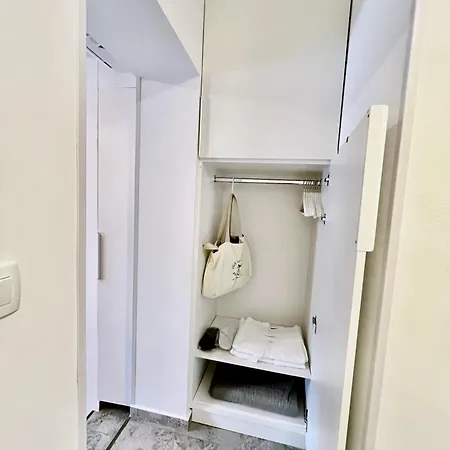 Rab Downtown Place Apartment