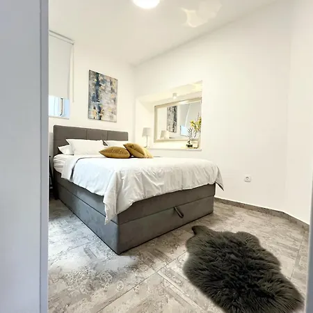 Rab Downtown Place Apartment