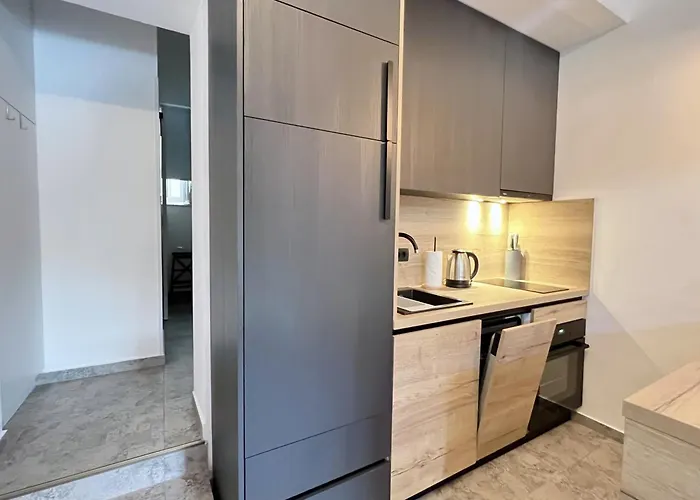 Rab Downtown Place * Rab Town